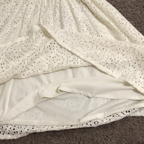 White dress - Picture 3 of 4